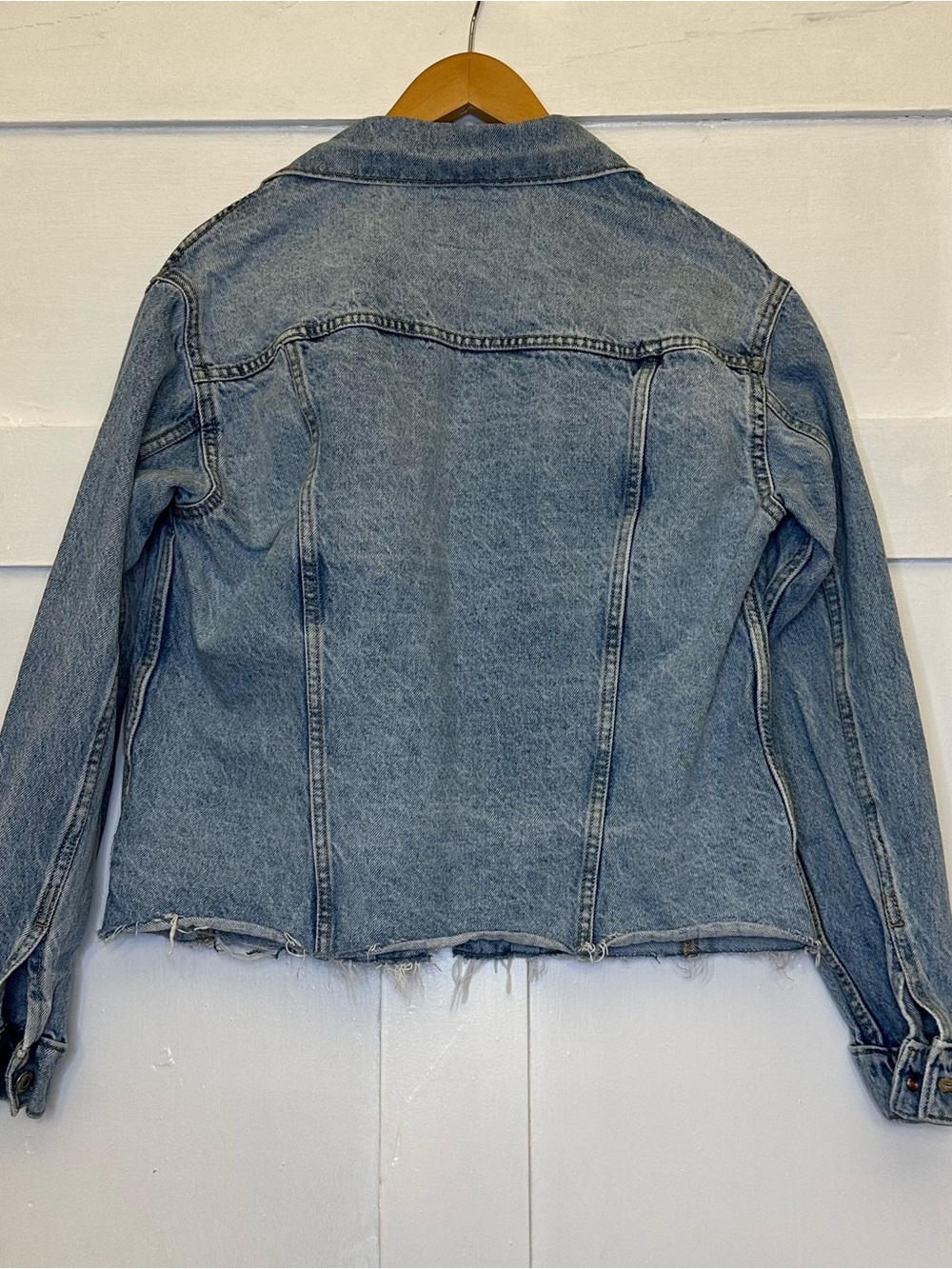 Old Navy Trucker Medium Wash Blue Denim Jacket - Women's Jean Jacket Sz S EUC - Picture 7 of 16